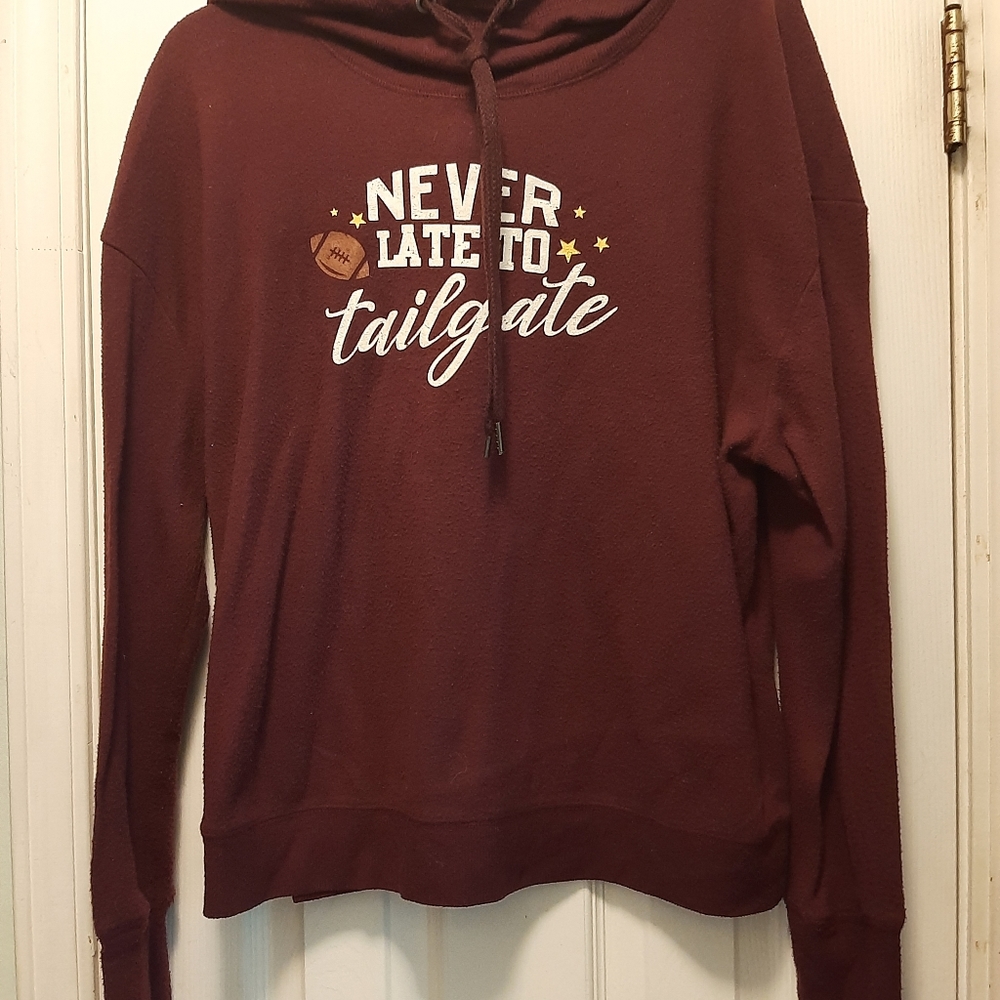 No boundaries hoodie sweatshirt.